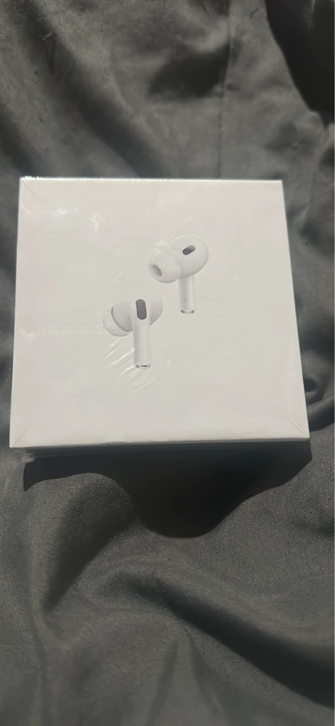 Apple AirPods Pro (2nd generation) Charging Case - photo 2