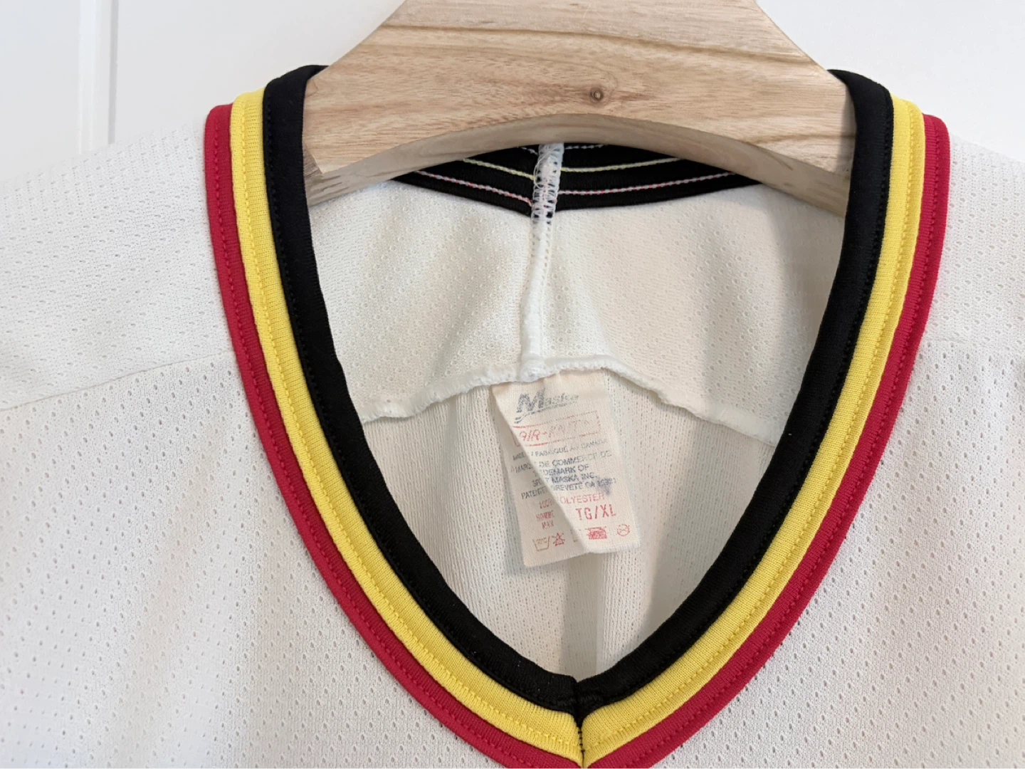 Authentic Vintage Maska Vancouver Canucks White Skate Jersey XL - photo 3