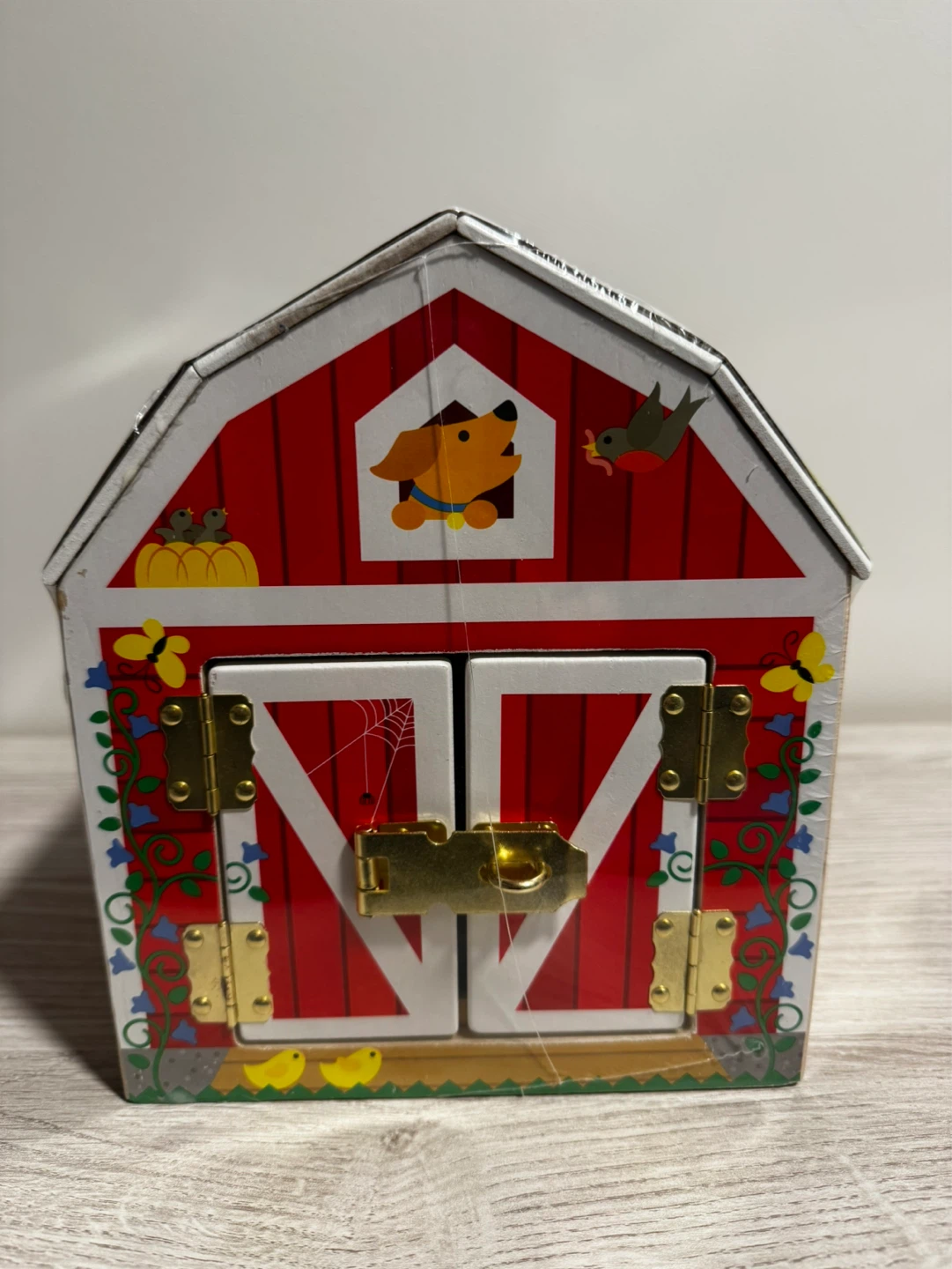 （brand new)Melissa & Doug Latches Barn with 4 Play Figures - photo 2