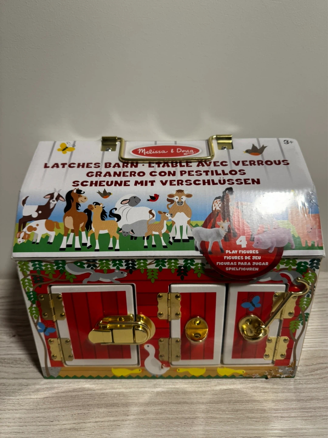 （brand new)Melissa & Doug Latches Barn with 4 Play Figures - photo 4