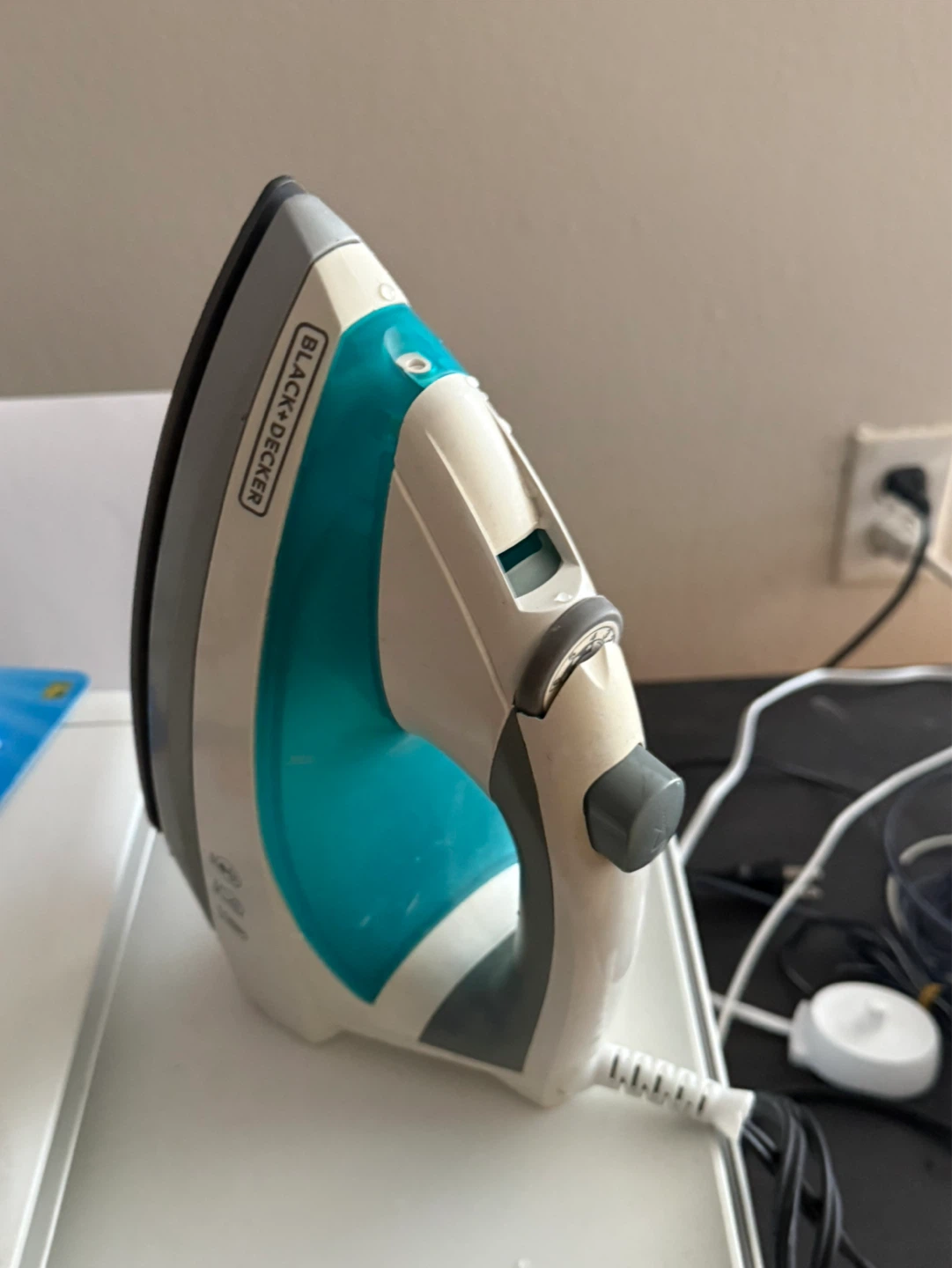 Black+Decker Steam Iron - photo 3