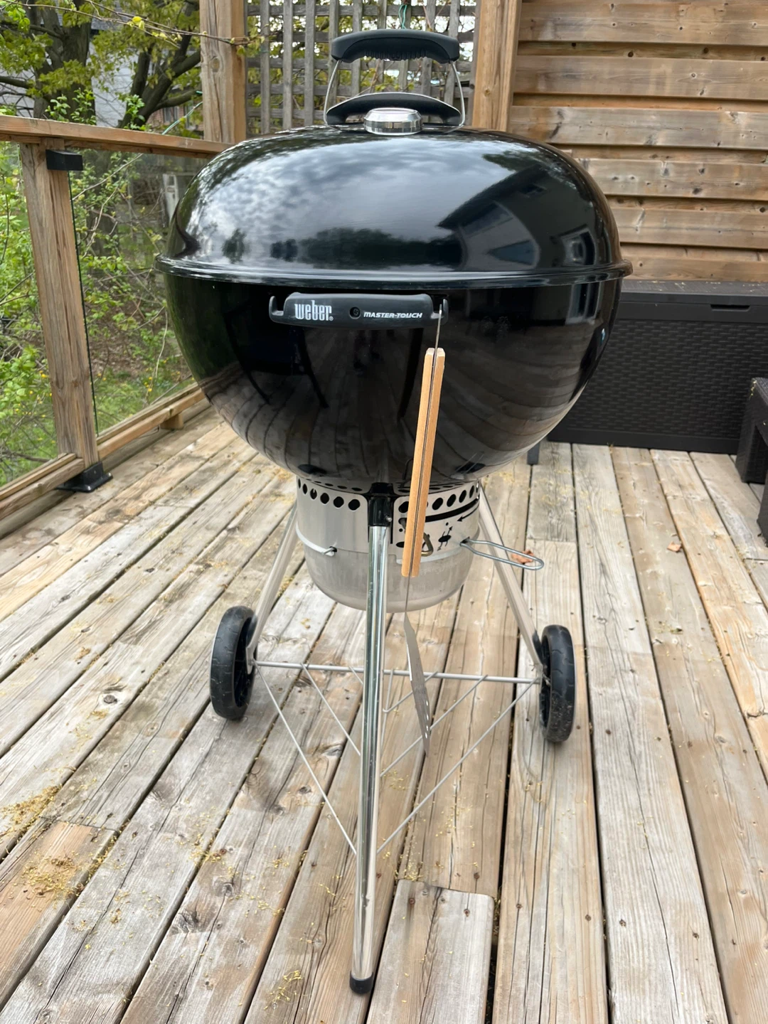 Weber Master-Touch Charcoal Kettle Grill - photo 3