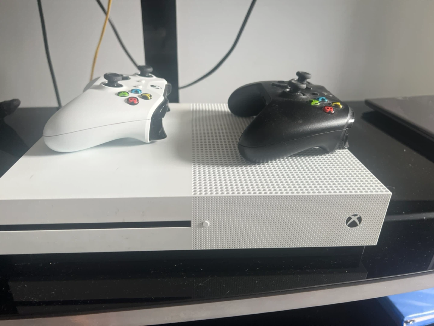 Xbox 1 and controllers