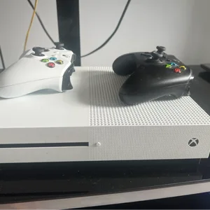 Xbox 1 and controllers