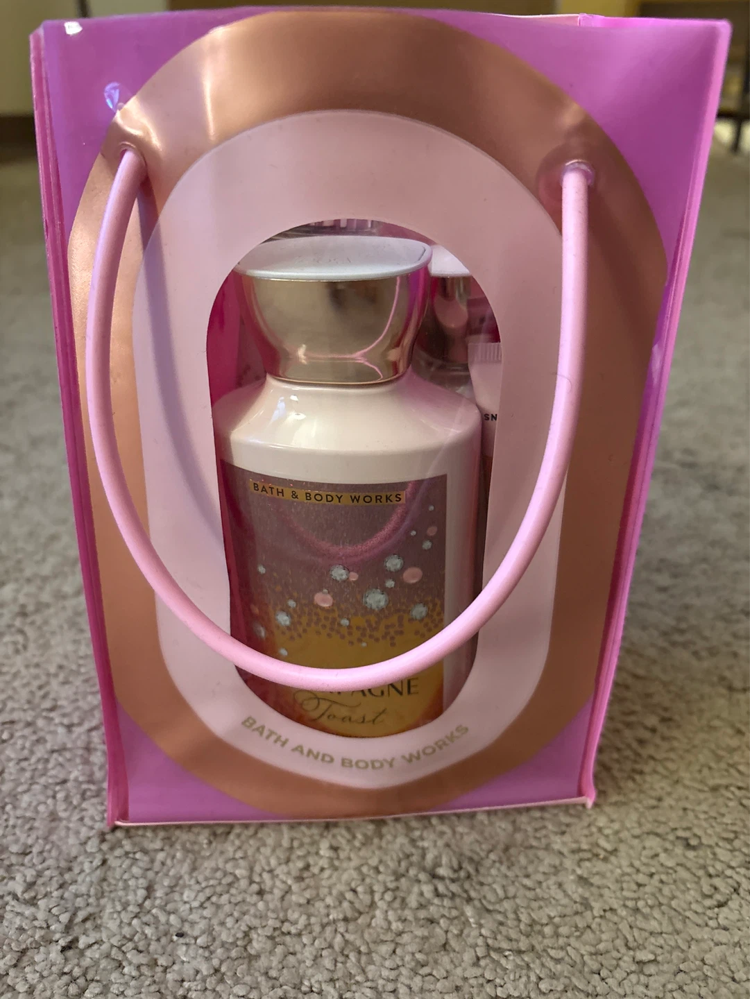 Bath & Body Works Gift Set - BRAND NEW - photo 2