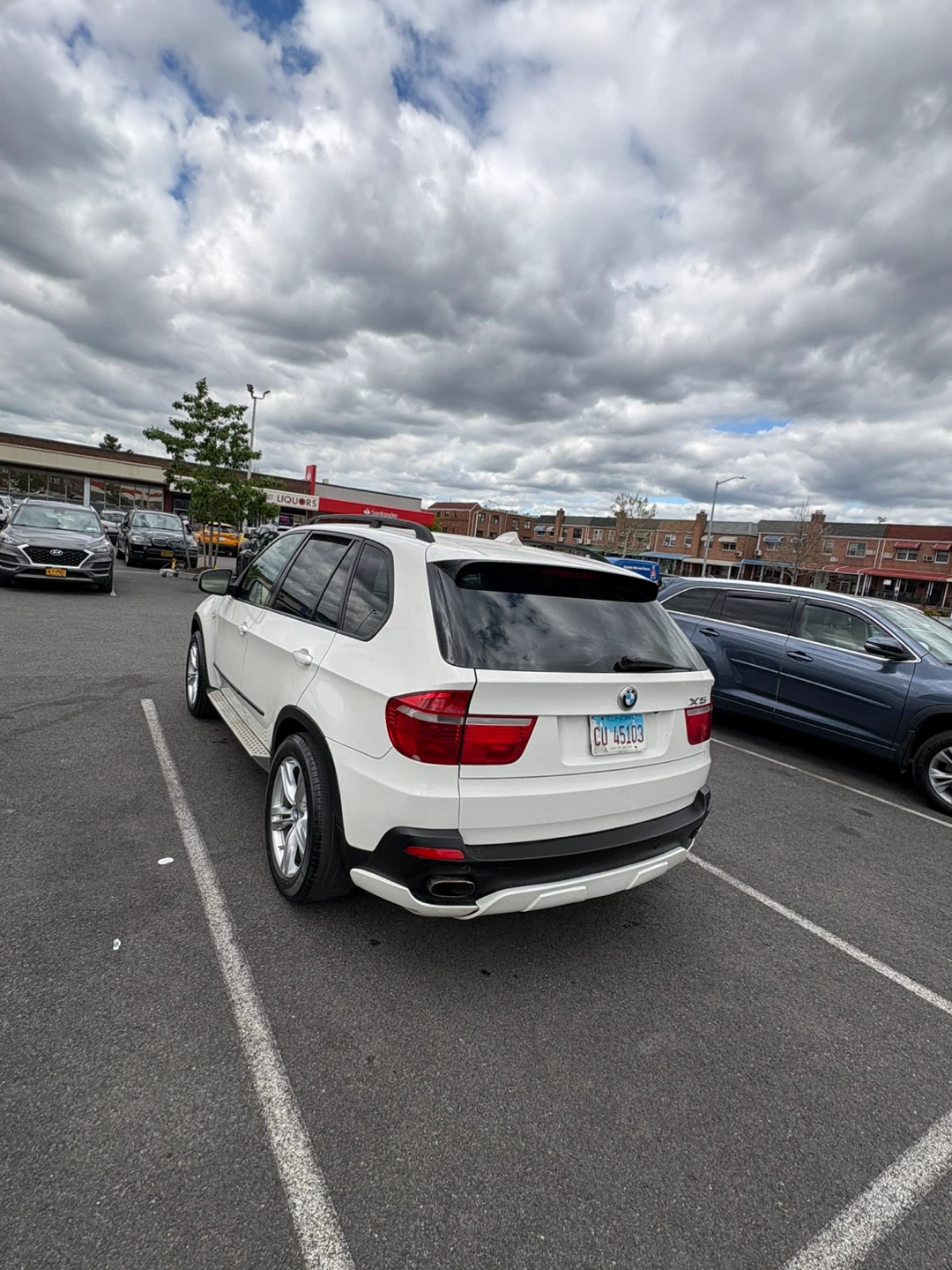 White BMW X5 - photo 5