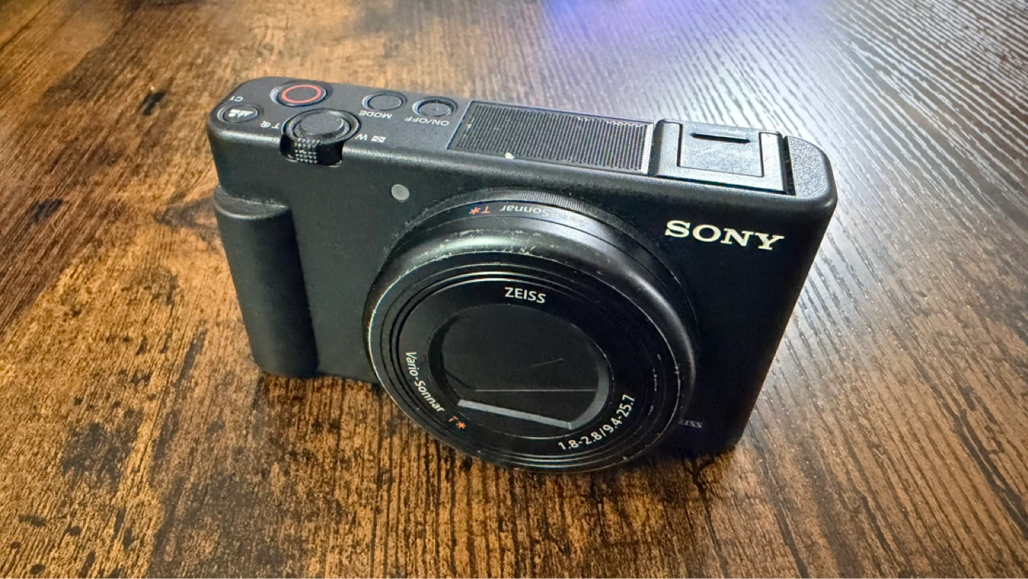 Sony ZV-1 Digital Camera with Zeiss Lens - photo 2