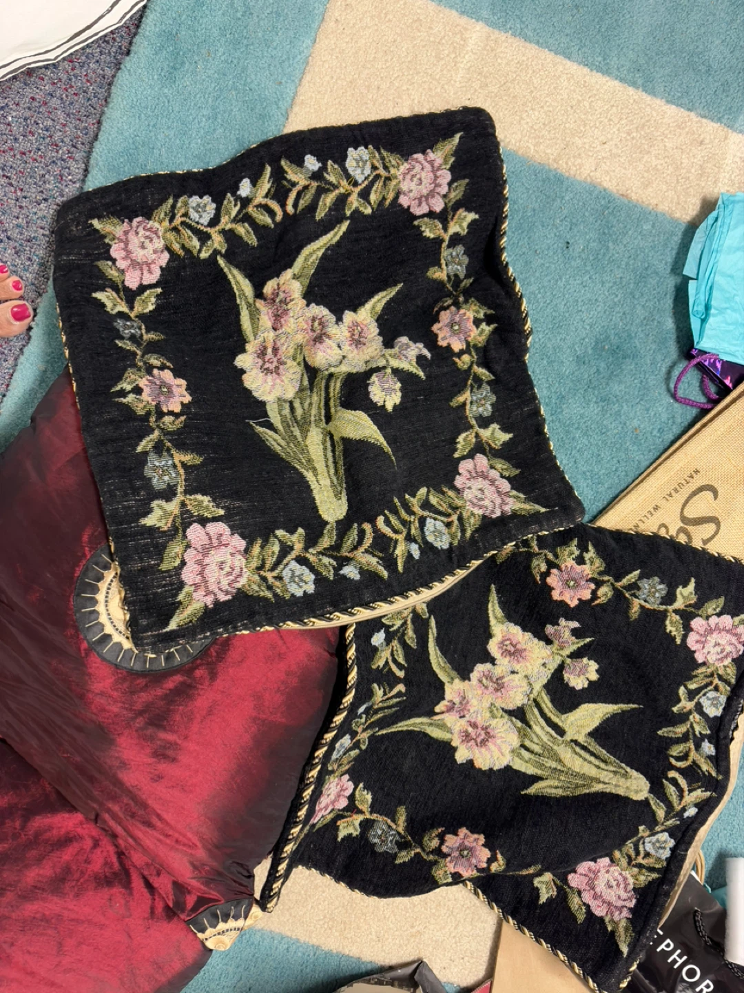 Set of 2 Decorative Throw Pillows - photo 2