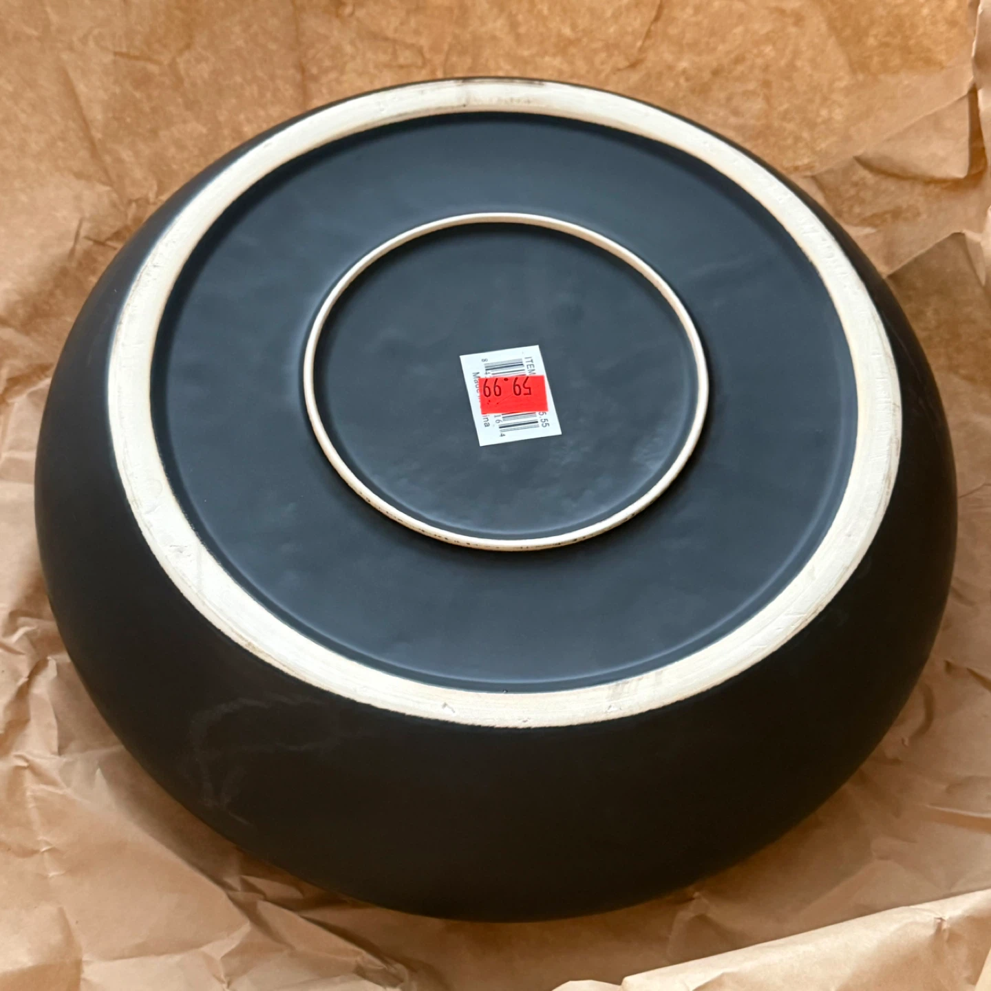 Brand new pair of large black shallow planter pots - photo 2