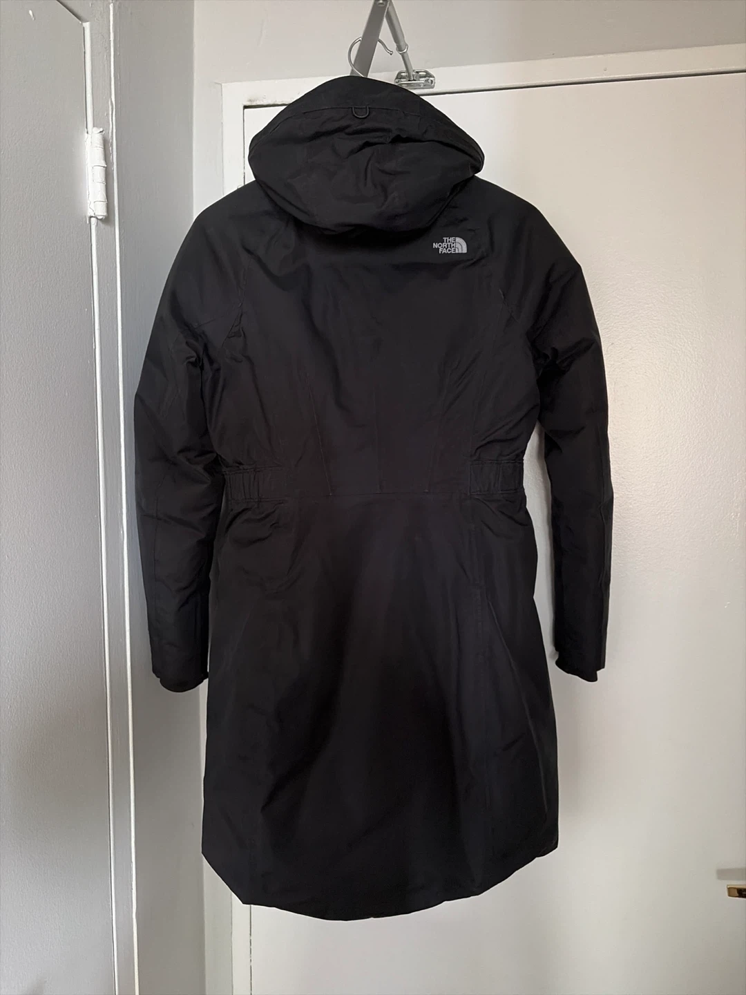 The North Face Black Insulated Parka Jacket - photo 2