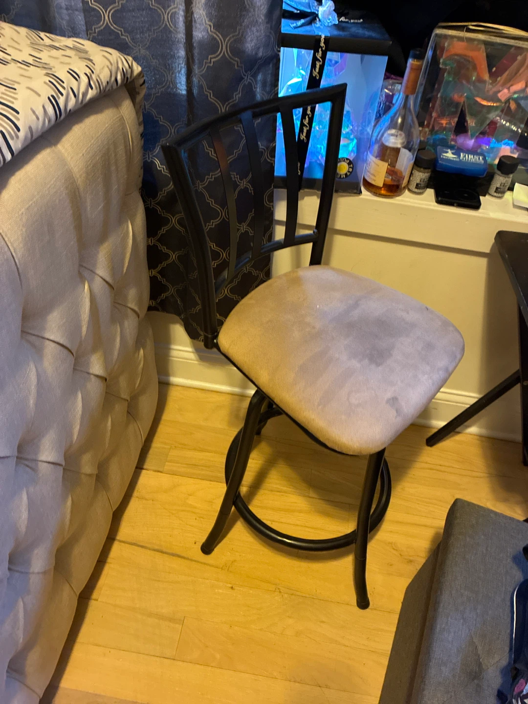 Swivel Bar Stool with Padded Seat