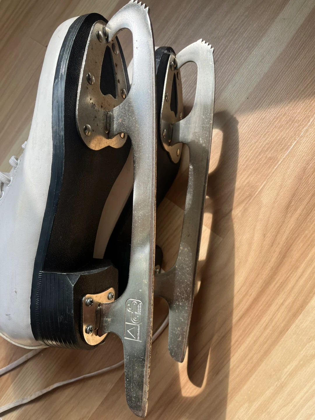 Women’s Skates size US 7 - photo 4