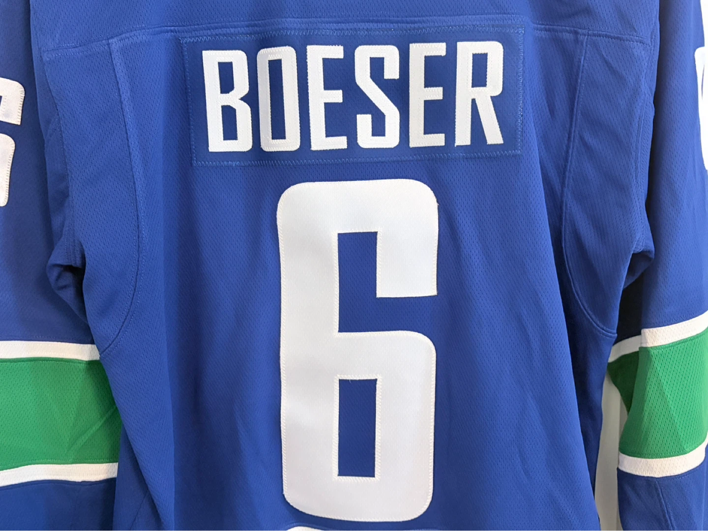 BNWT Authentic Fanatics Canucks Brock Boeser Jersey Small - photo 2