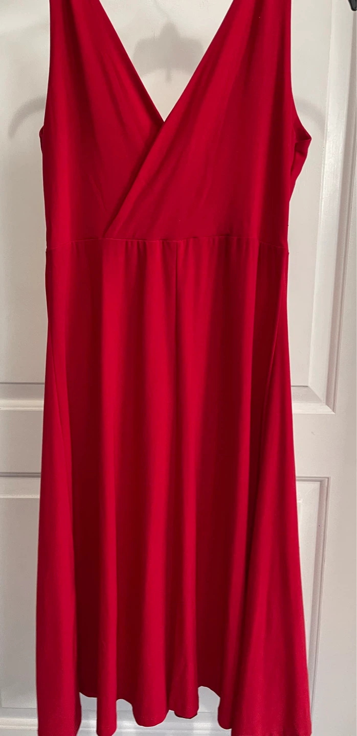 Nadia Campione Red Sequin Embellished V-Neck Maxi Dress - photo 3