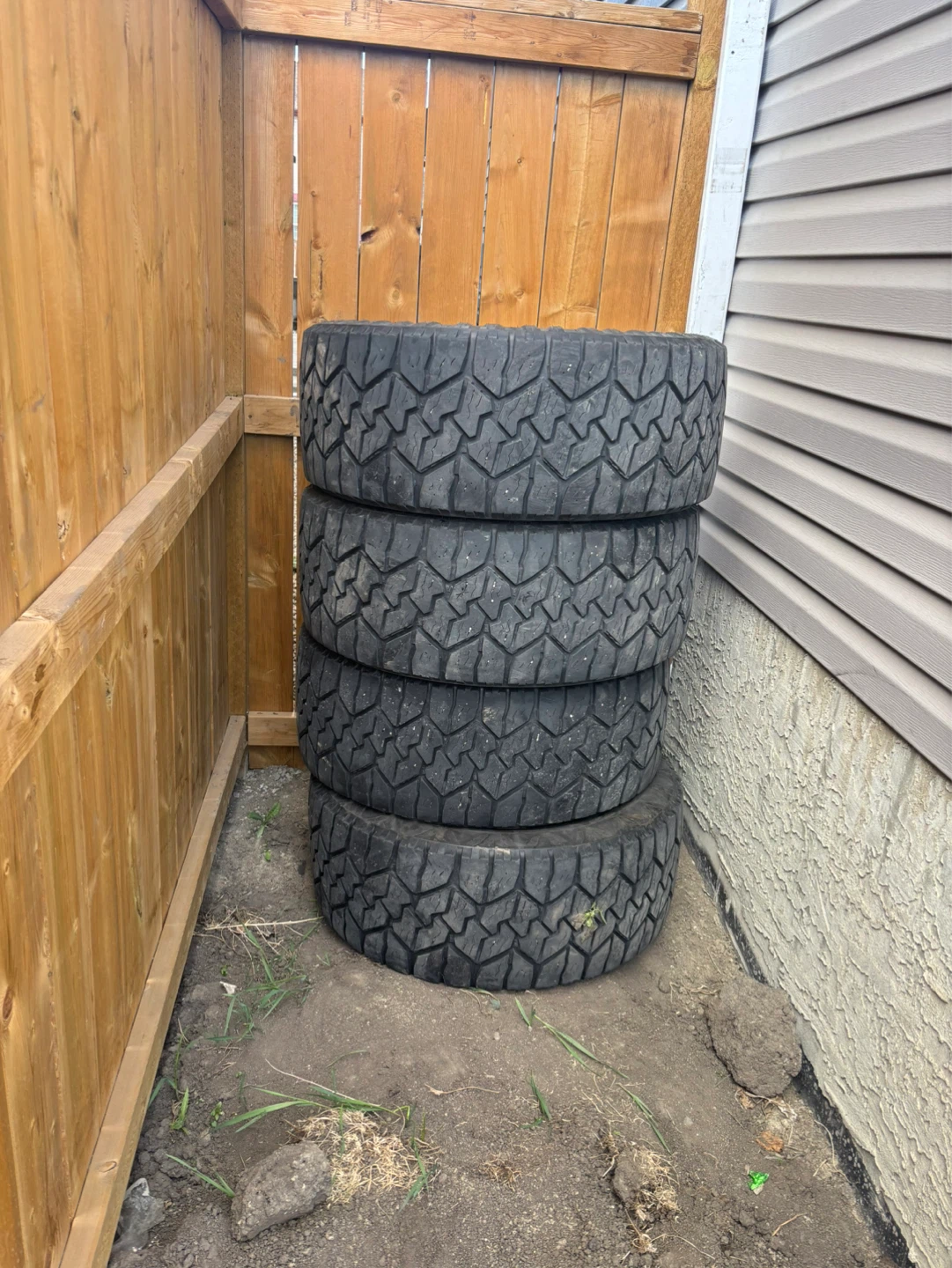 Nitto Ridgegrappler AT 295/55R20 Tires