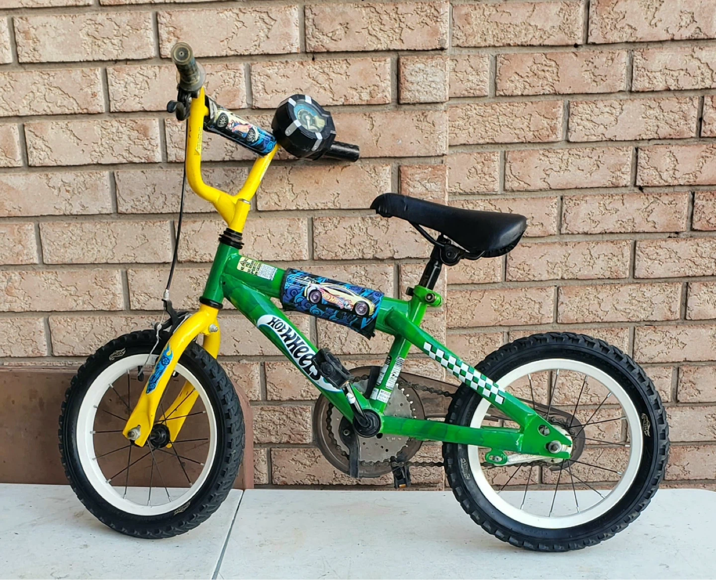 Hot Wheels Kids Bike