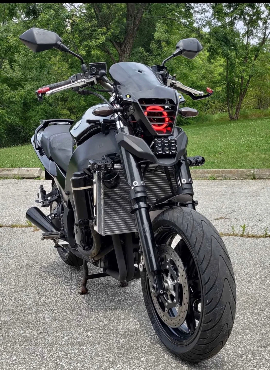 Black Yamaha Motorcycle - photo 2