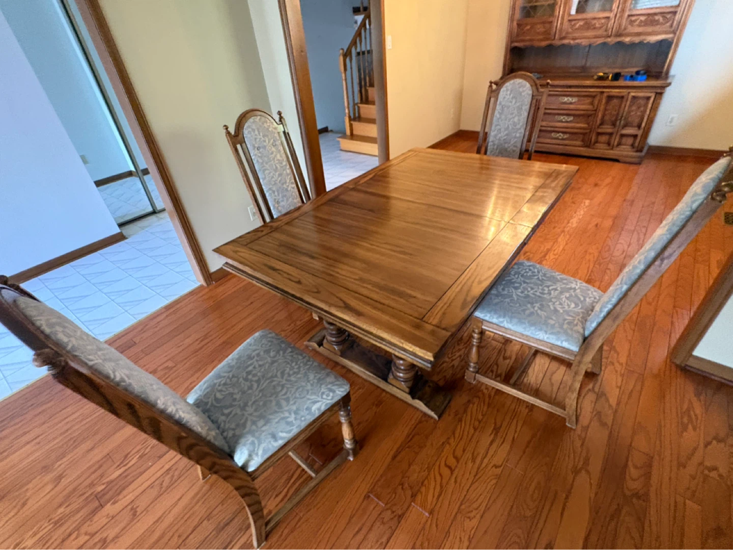 Free delivery used Wooden Dining Table with 4 Chairs - photo 2