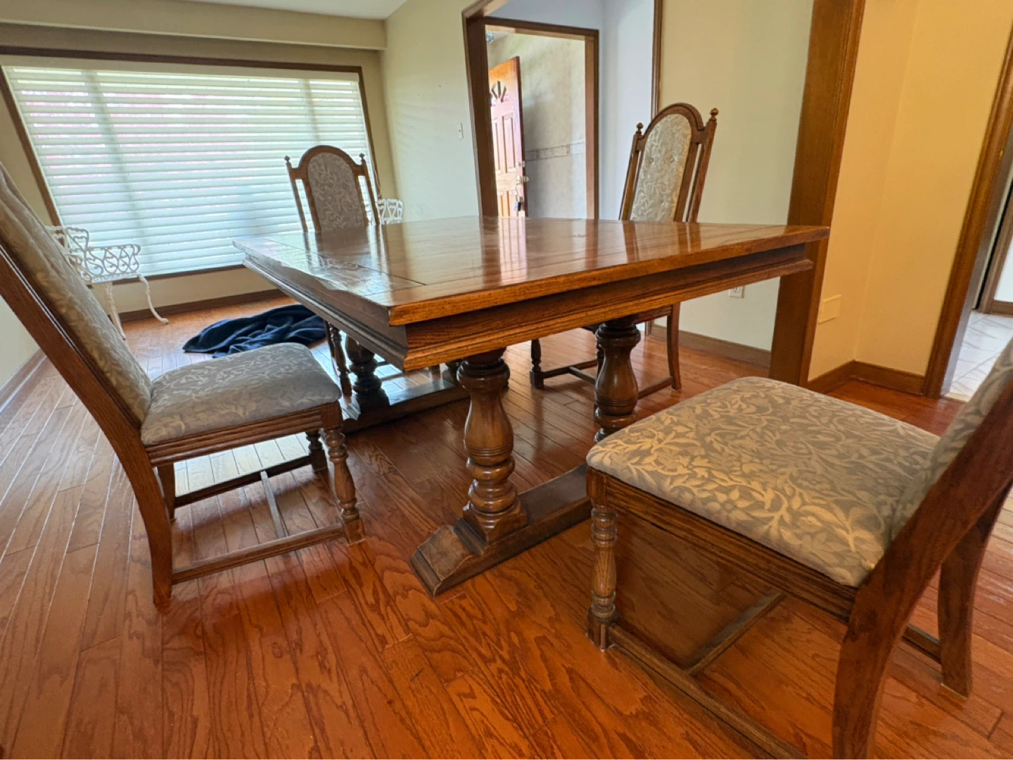 Free delivery used Wooden Dining Table with 4 Chairs - photo 4