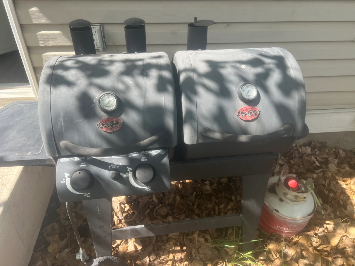 Char-Griller Dual Burner Gas Grill