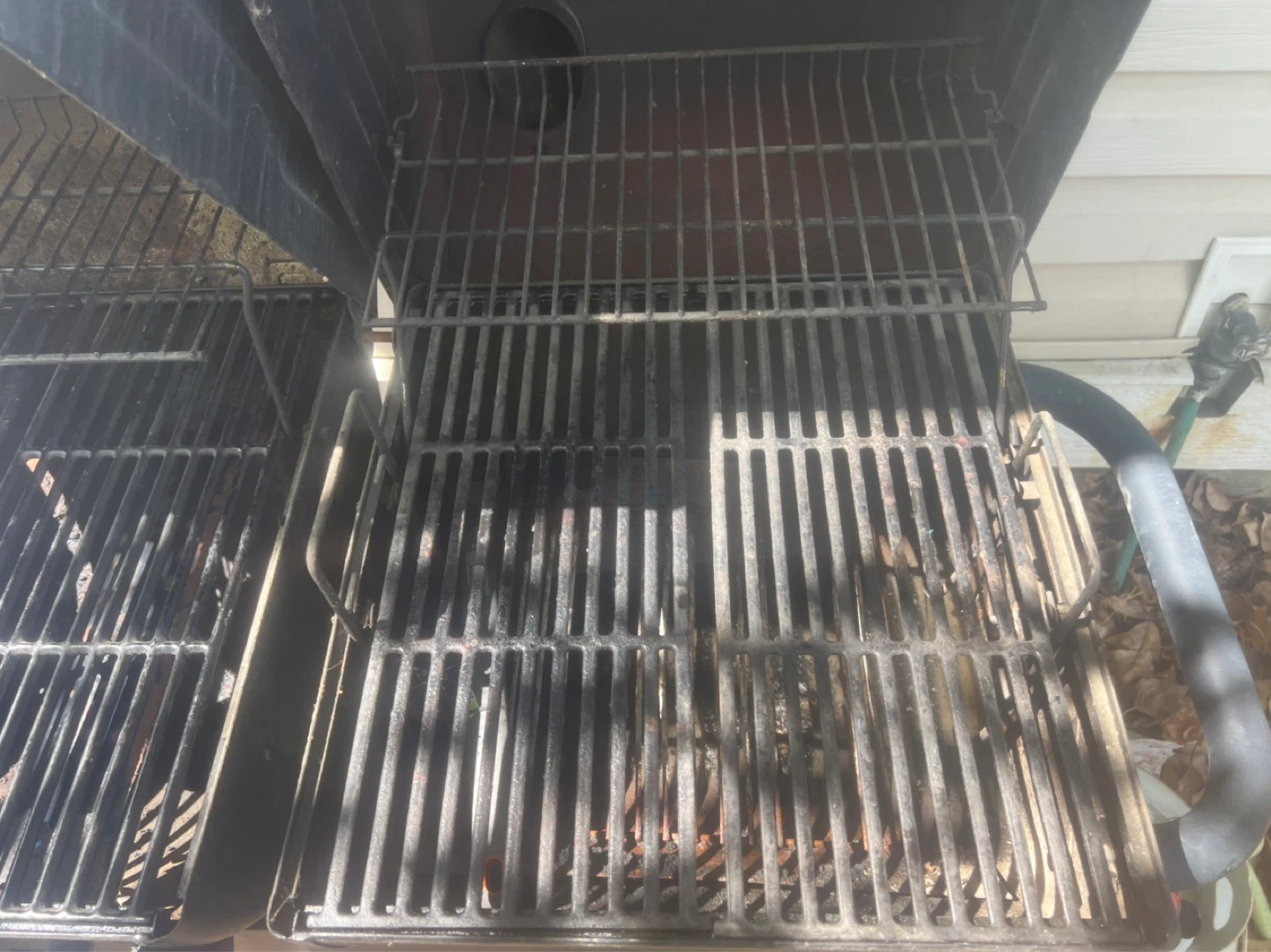 Char-Griller Dual Burner Gas Grill - photo 2