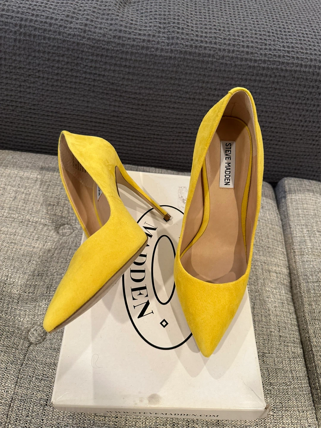 Steve Madden Yellow Suede Pumps - photo 2
