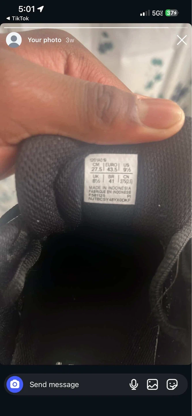 Selling black asics negotiable - photo 2