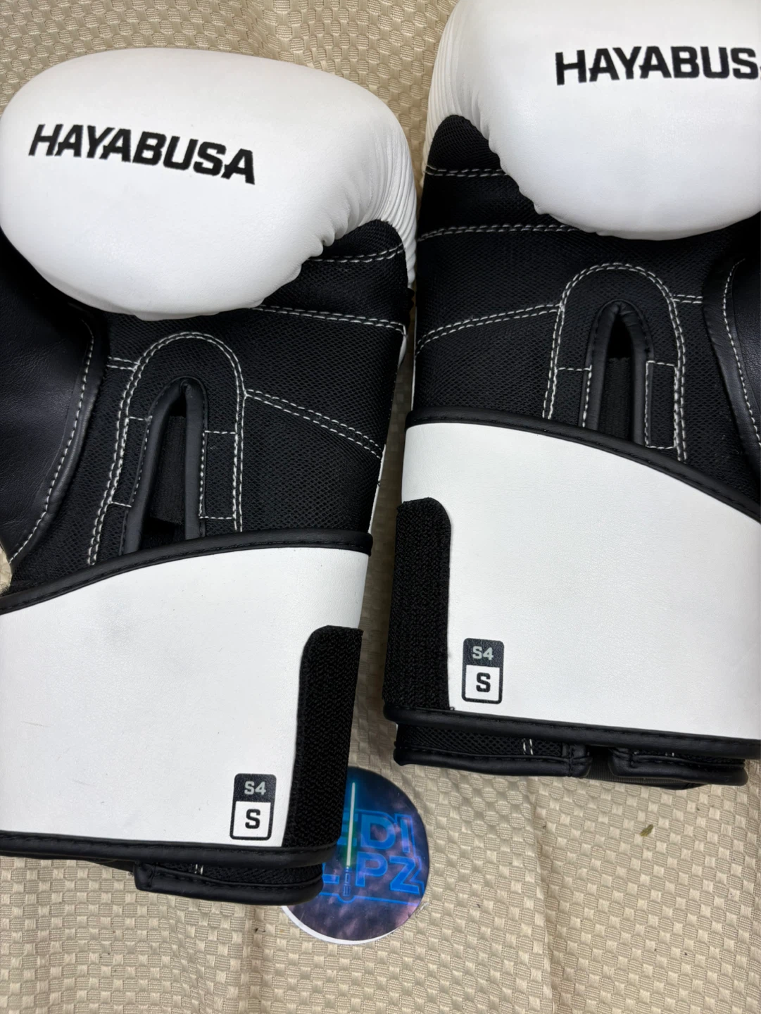 Hayabusa S4 Boxing Gloves - Size S - photo 5