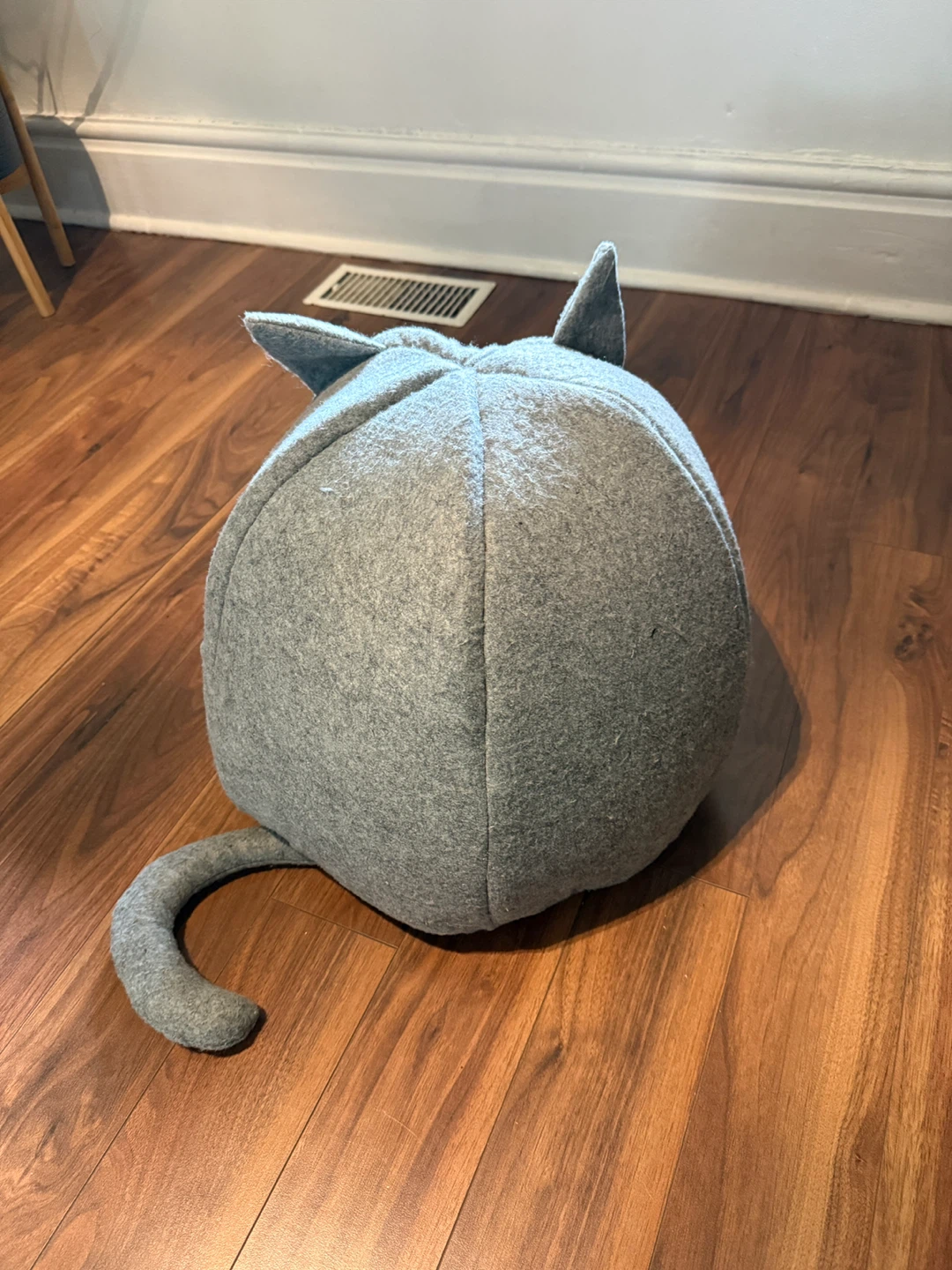 Cute grey cat cave / bed - photo 3