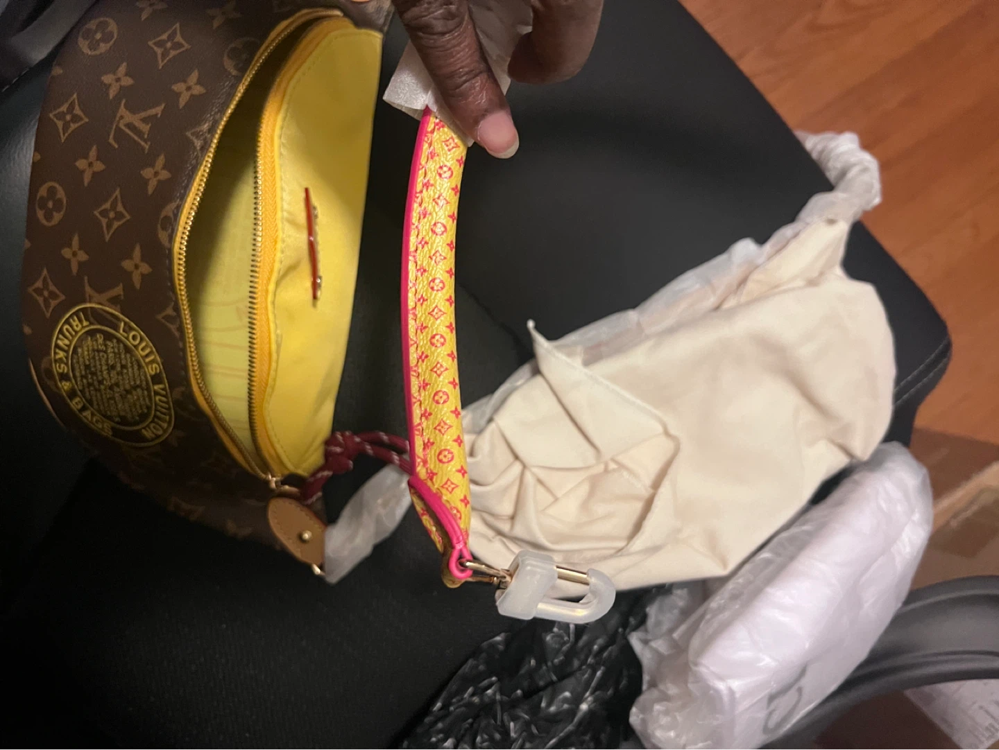 Louis Vuitton Monogram Bumbag Yellow - photo 4