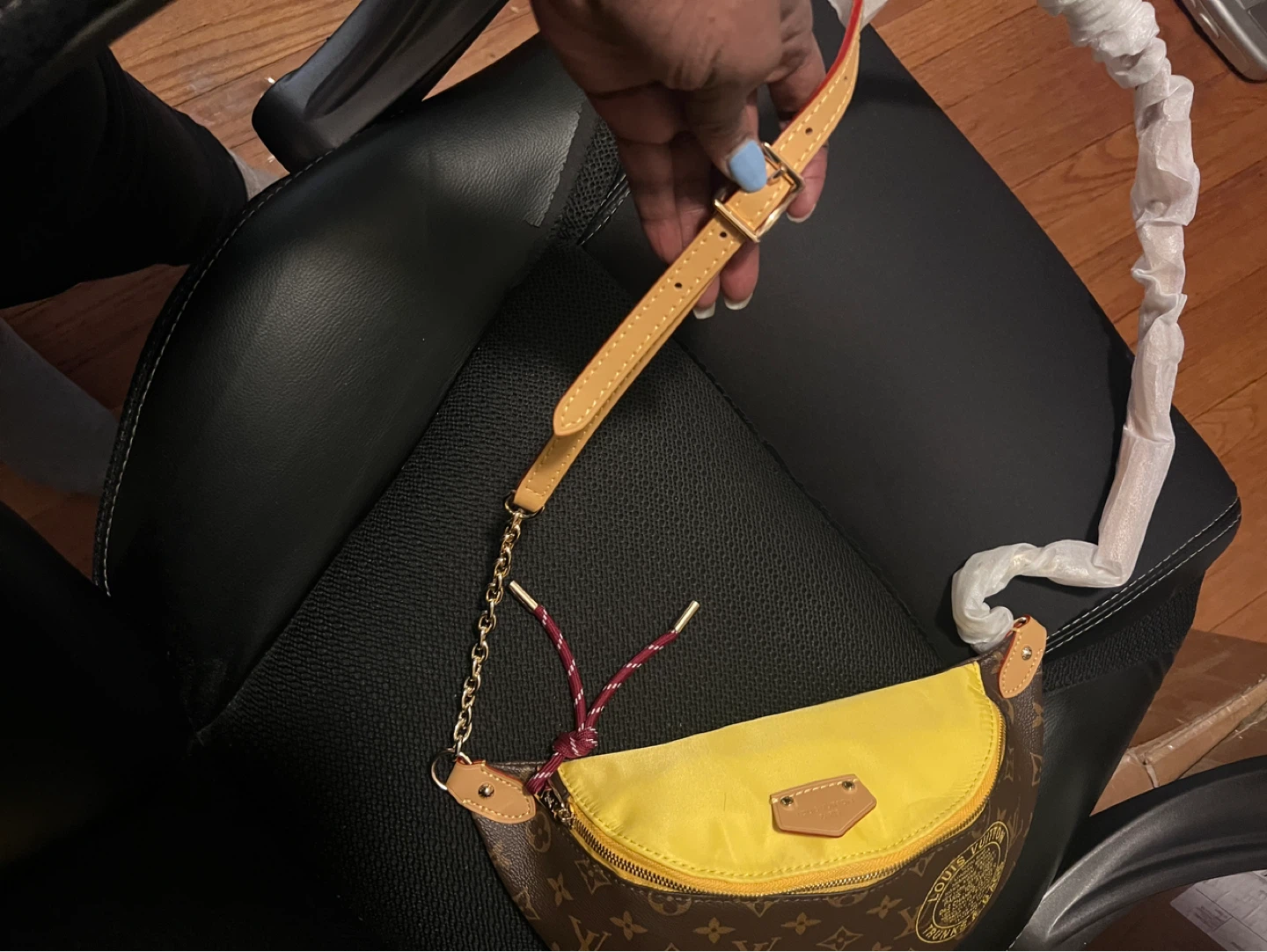 Louis Vuitton Monogram Bumbag Yellow - photo 2