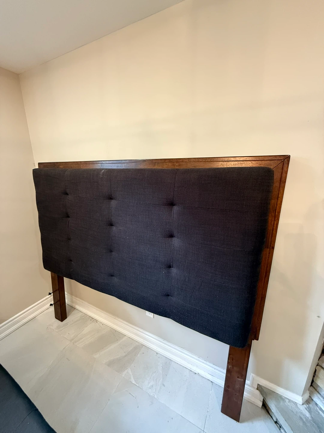 Tufted Upholstered Headboard with Bench - photo 3