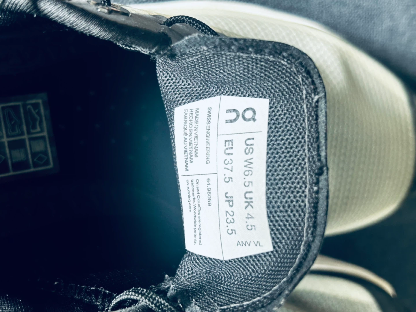 On Cloudvista Running Shoes US W6.5 - photo 3