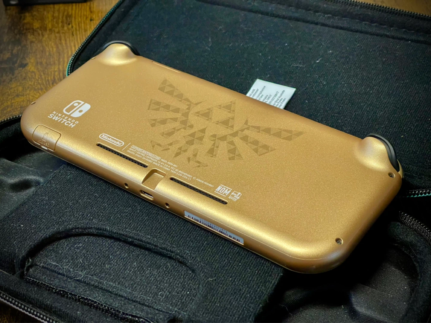 bundle: Nintendo Switch Lite (Hyrule Edition GOLD) - photo 5