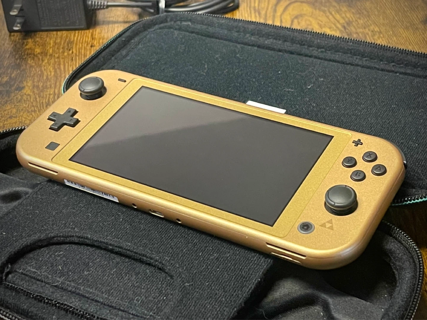 bundle: Nintendo Switch Lite (Hyrule Edition GOLD) - photo 4