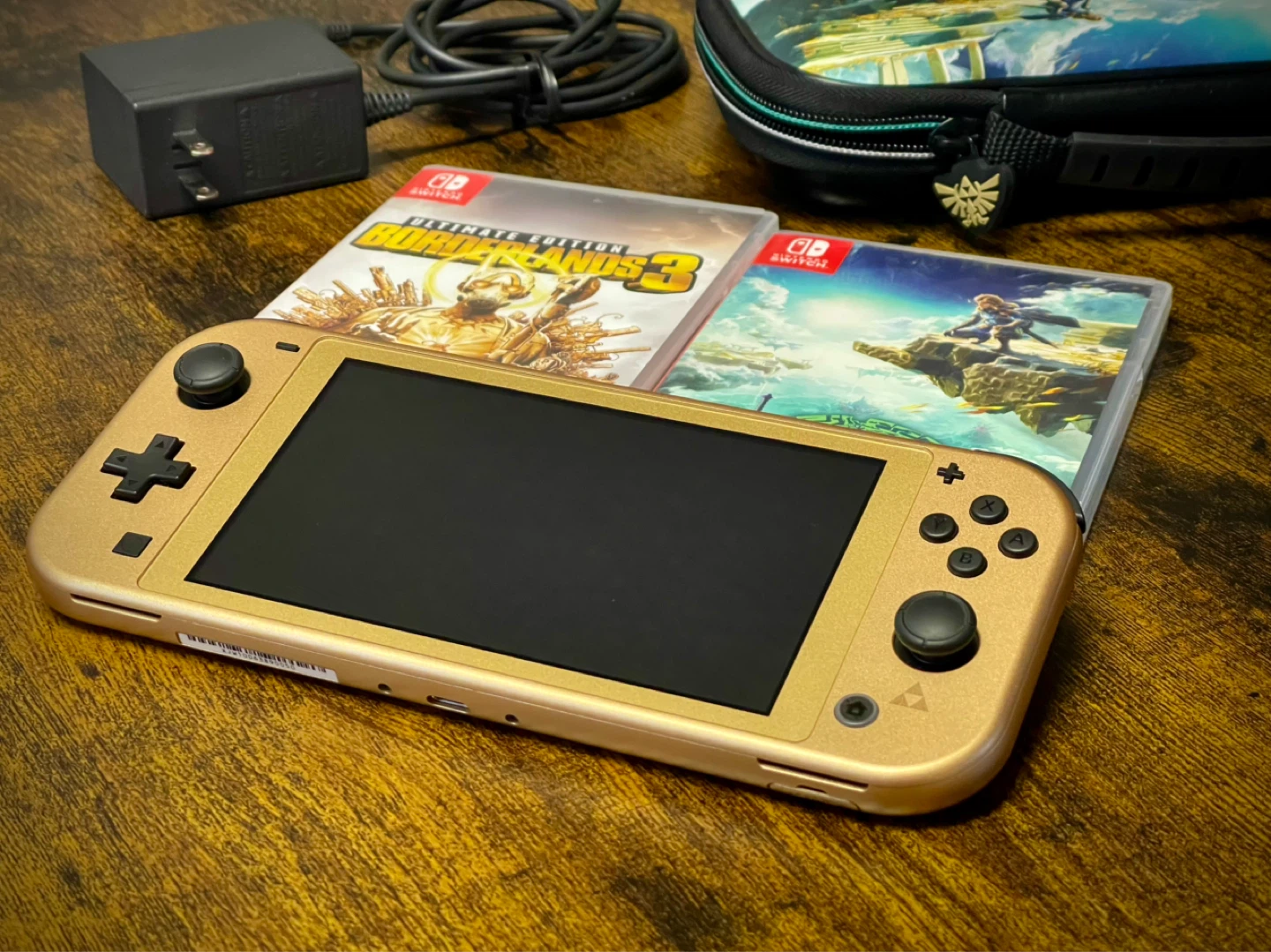bundle: Nintendo Switch Lite (Hyrule Edition GOLD)