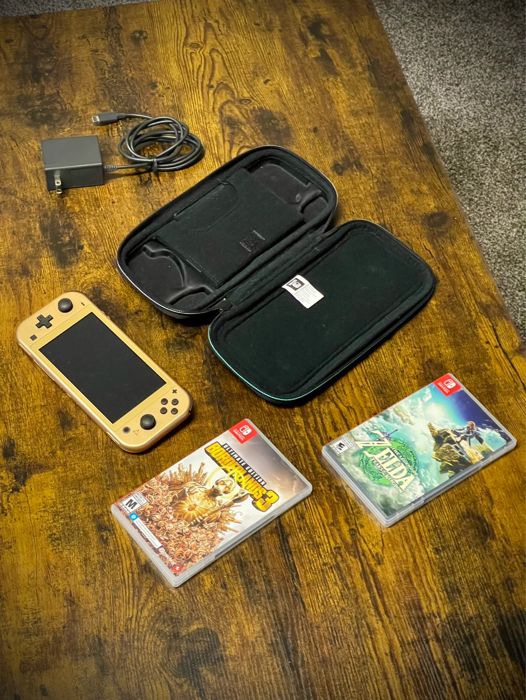 bundle: Nintendo Switch Lite (Hyrule Edition GOLD) - photo 3