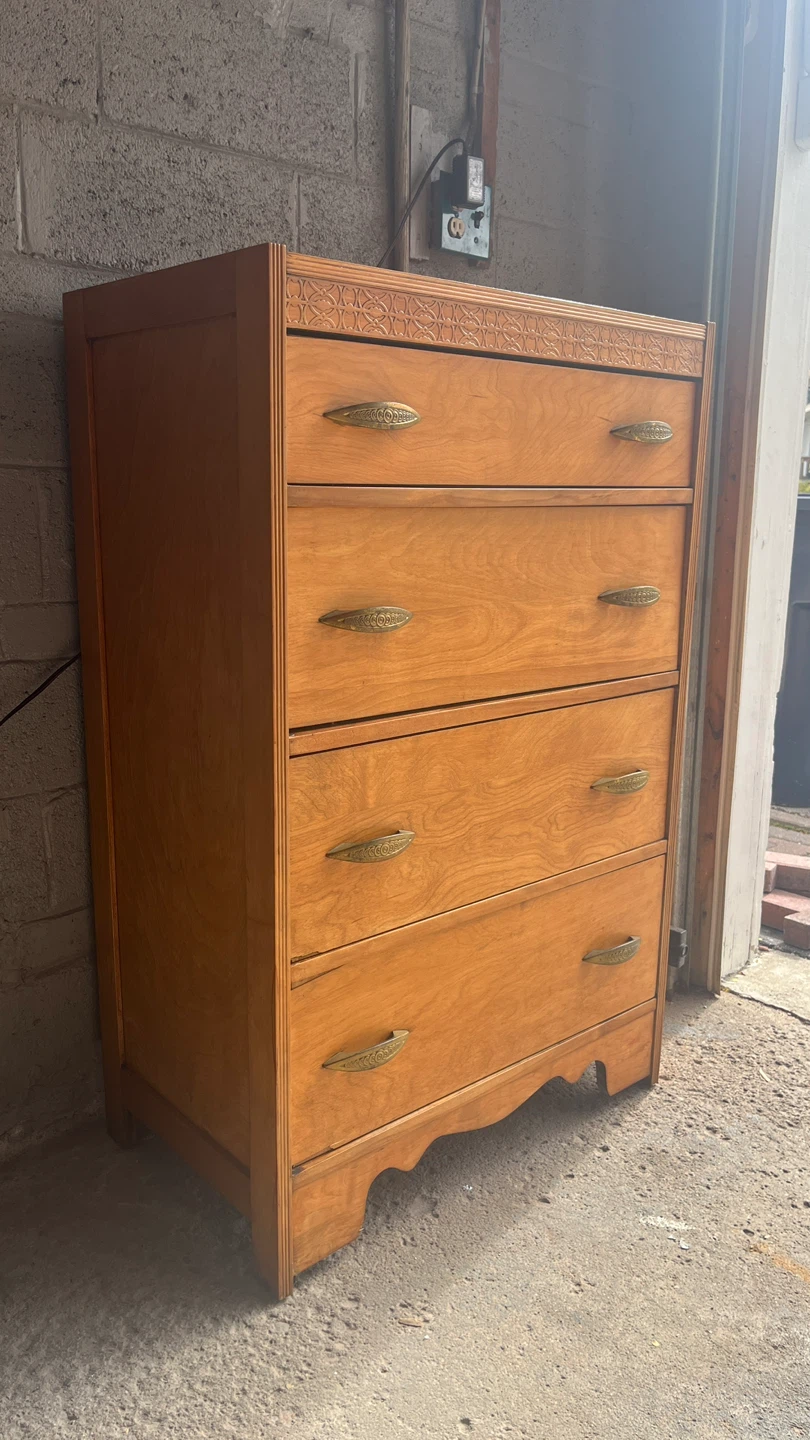 Vintage Wooden 4-Drawer Dresser - photo 2