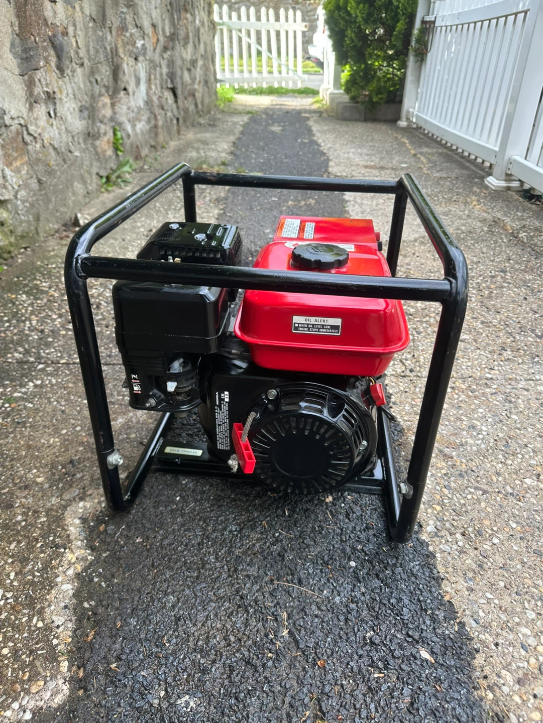 Honda EG2500 Generator - photo 2