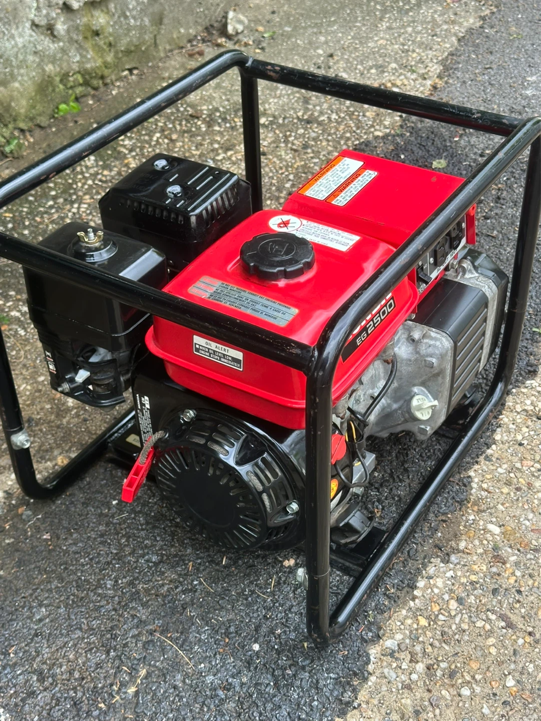 Honda EG2500 Generator - photo 4
