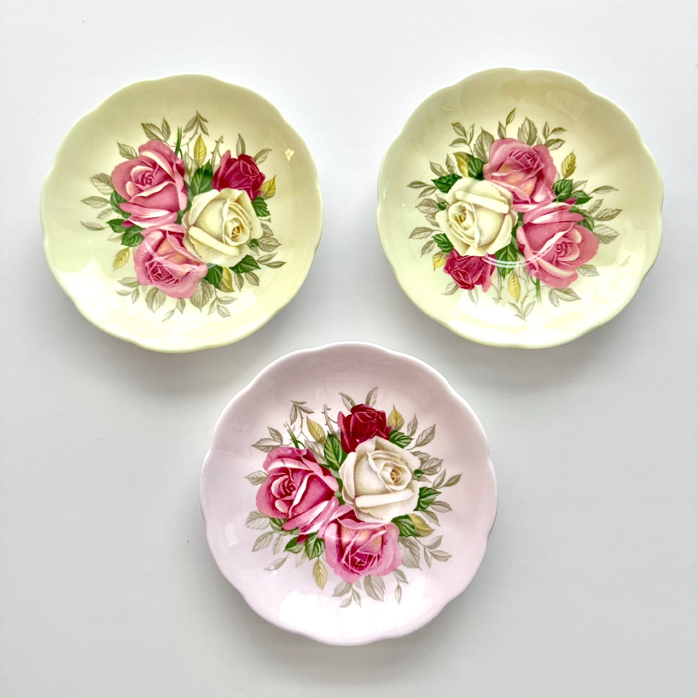 Rare Queen Anne Pastel Lady Sylvia teacups - photo 3