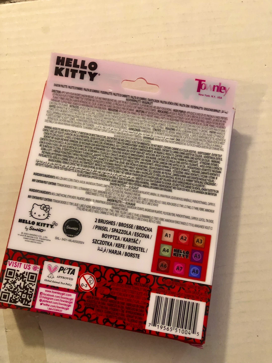Hello Kitty Eyeshadow Palette with Brushes - photo 4