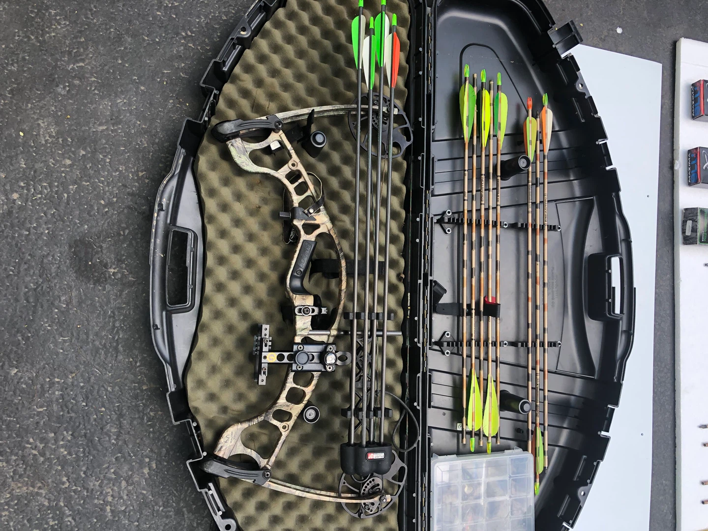 Hoyt igniter Archery Compound Bow with Accessories - photo 2