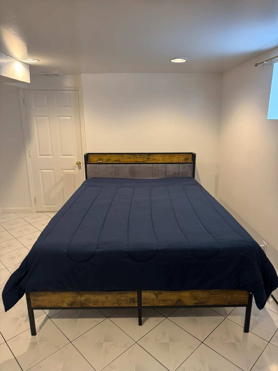 Modern Queen Bed Frame with Mattress, USB Ports & LED Lights - photo 2