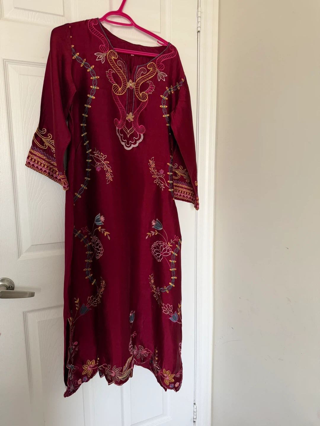 Maroon Embroidered kaftan
