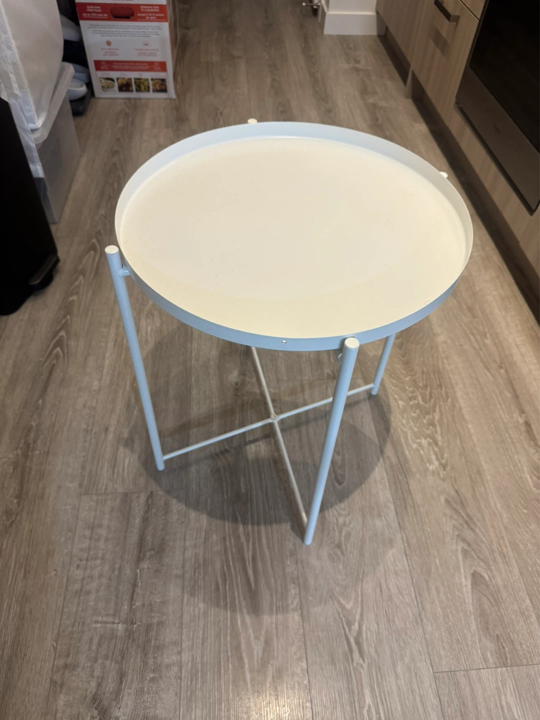 White Round Tray Table - photo 2