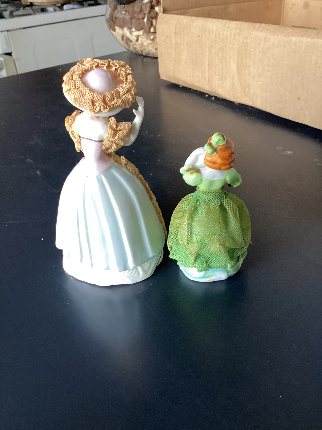 Vintage Porcelain Figurines - Two Ladies - photo 2