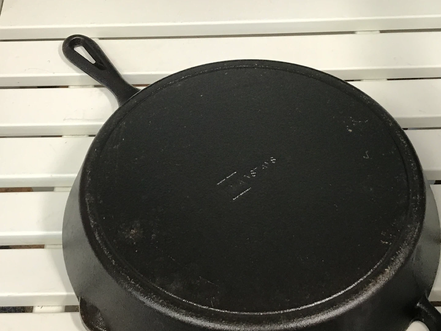 12” Mainstay Cast Iron Skillet Frying Fry Pan heavy - photo 2