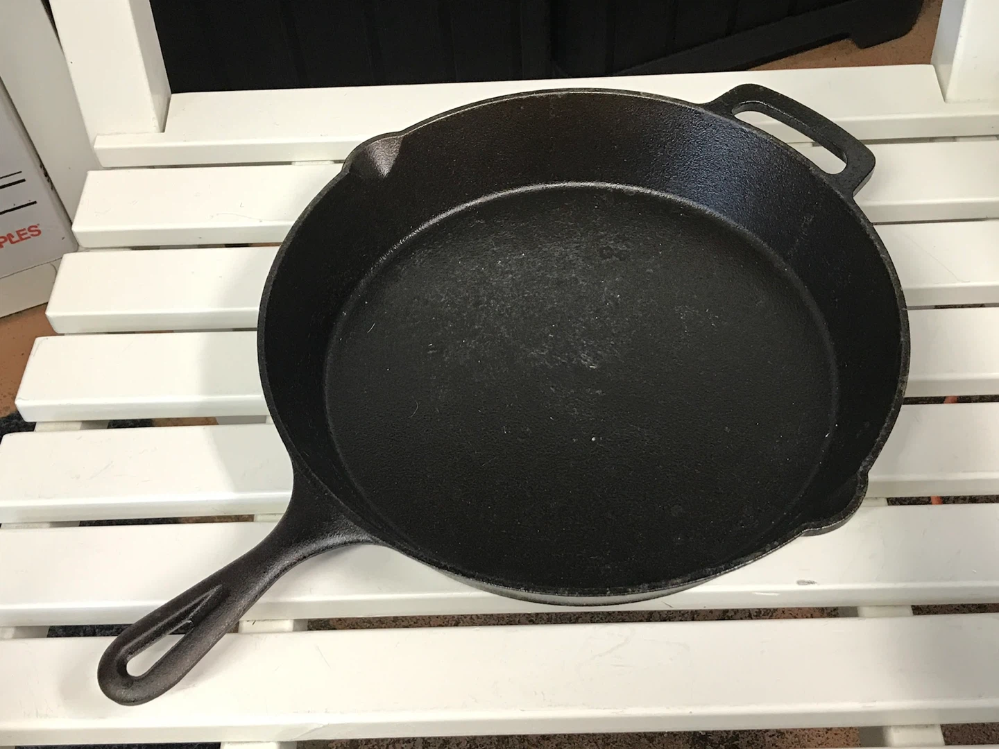 12” Mainstay Cast Iron Skillet Frying Fry Pan heavy