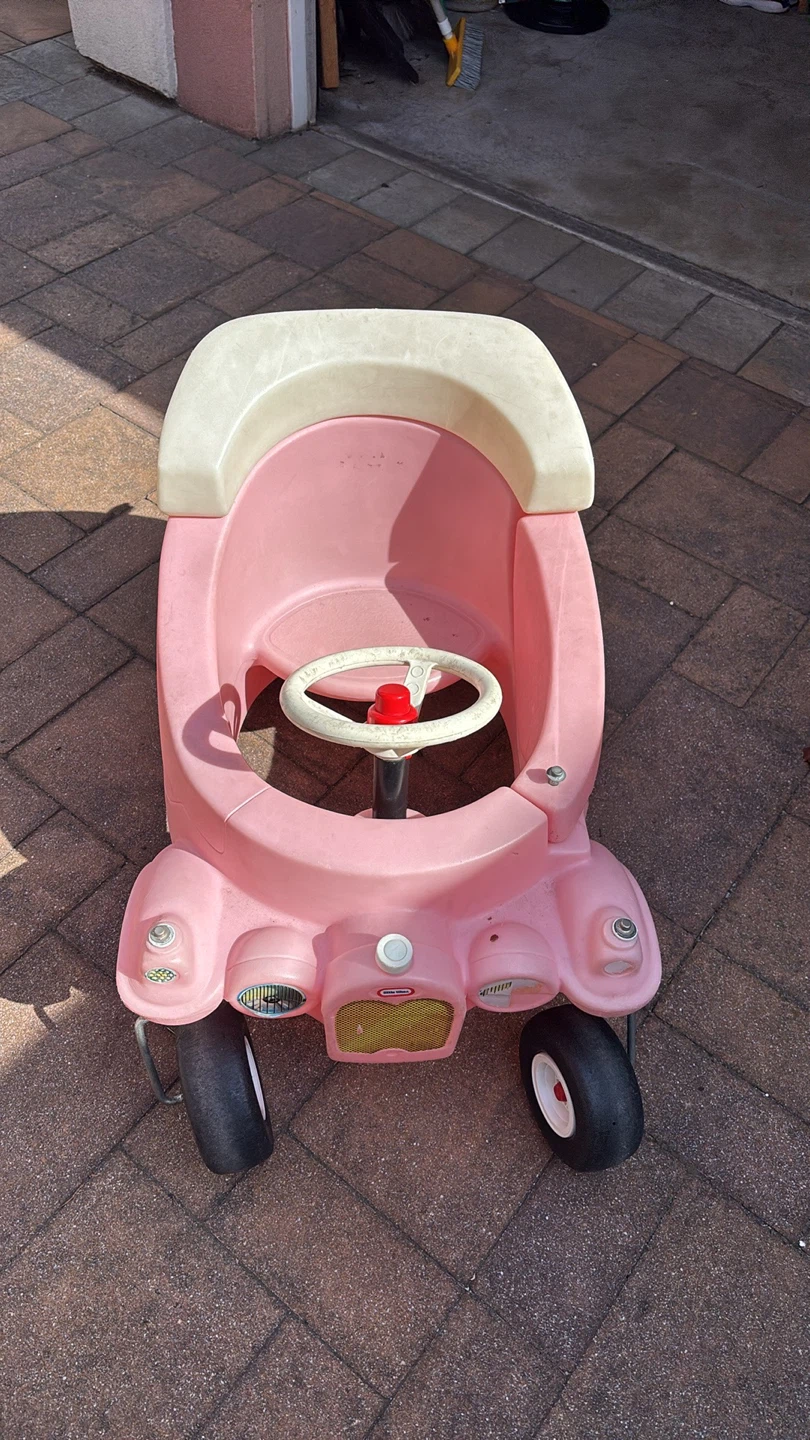 Little Tikes Cozy Coupe Pink Ride-On Toy Car